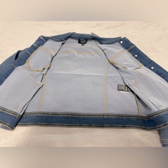 Jones New York Trucker Jean Jacket Unlined Dreamer Wash Size M - Picture 9 of 11